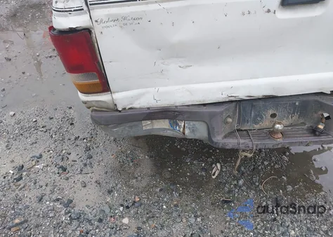 1996 Ford Ranger из США, поврежденный, VIN 1FTCR10A1TTA22352